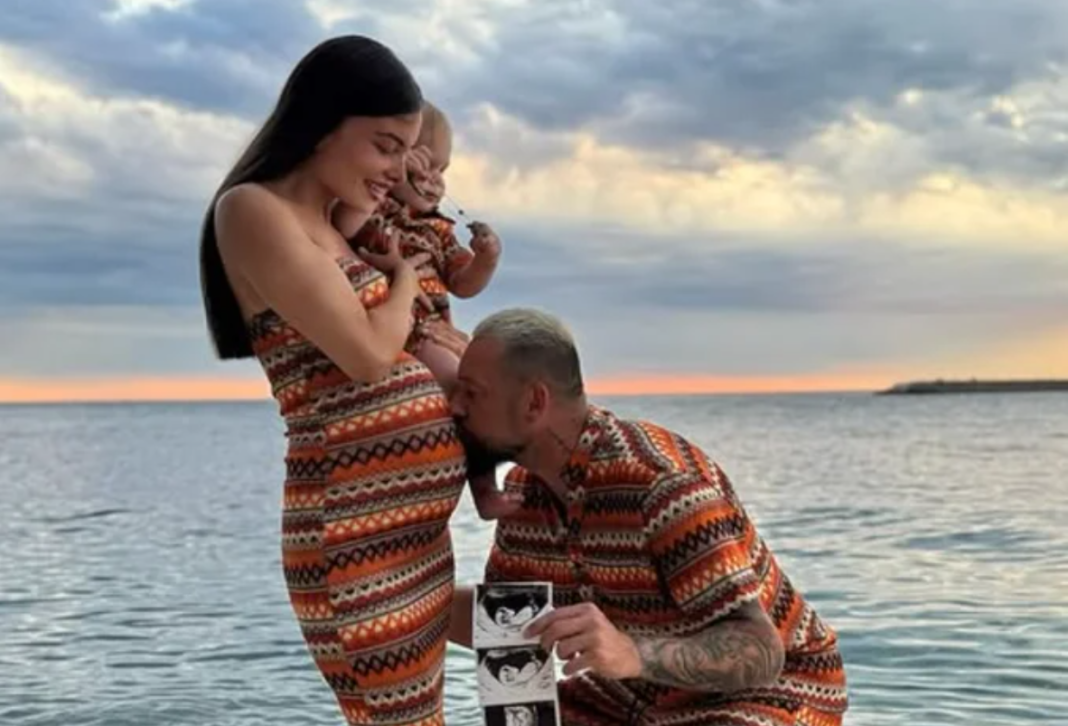 VELIKA RADOST KOD BIVŠEG ZADRUGARA: Baloni, suze radosnice i otkrivanje pola bebe pored bazena (VIDEO)