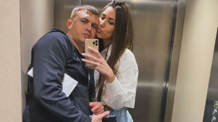 Usijale se društvene mreže!!PRVO OGLAŠAVANJE ANDREE NAKON RASKIDA! Brutalna poruka za Karića zapalila mreže (FOTO)