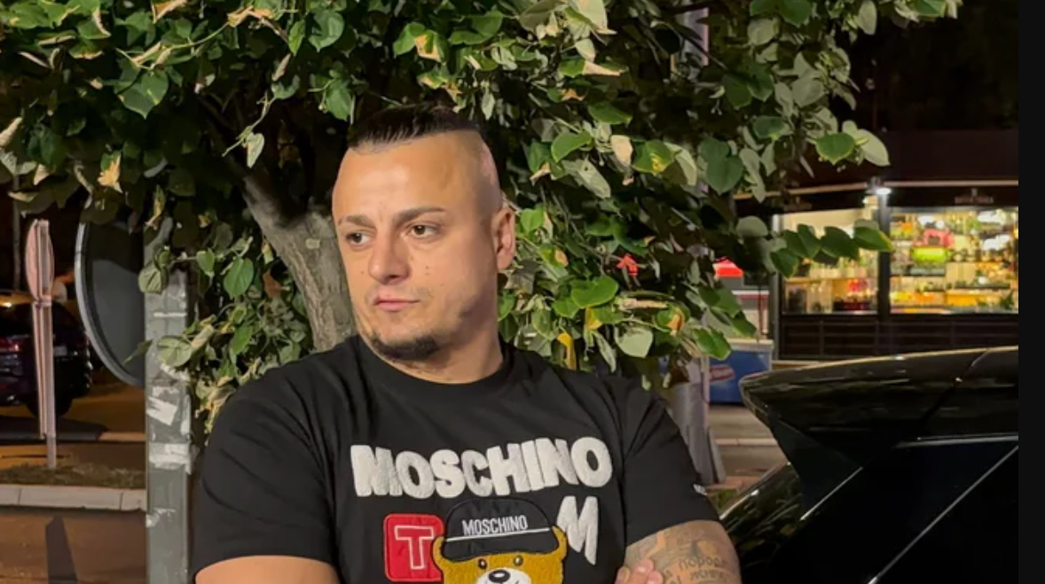 KONAČNO MU KRENULO U LJUBAVI! Terza objavio fotku sa novom izabranicom – javnost u šoku (FOTO) KONAČNO MU KRENULO U LJUBAVI! Terza objavio fotku sa novom izabranicom – javnost u šoku (FOTO)