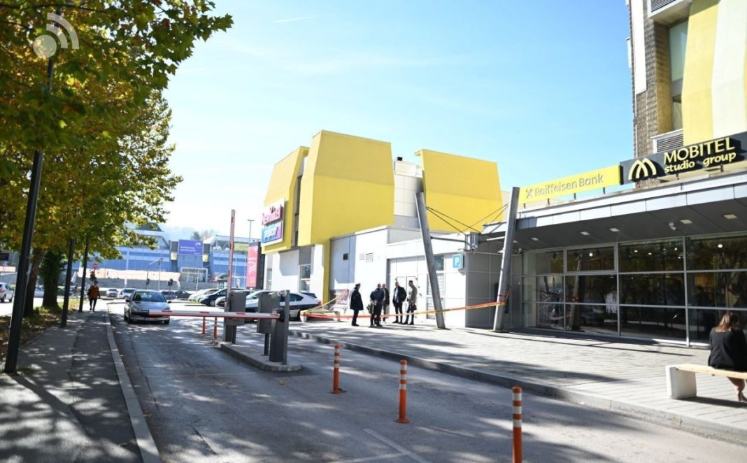 Tuzla u šoku: Muškarac poginuo u liftu Robne kuće 