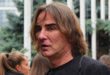 Željko Mitrović se na poseban način oprostio od Halida Bešlića: Tvoje ime i djela će odzvanjati, odjekivati i grmjeti u mnogim budućim generacijama! Željko Mitrović se na poseban način oprostio od Halida Bešlića: Tvoje ime i djela će odzvanjati, odjekivati i grmjeti u mnogim budućim generacijama!