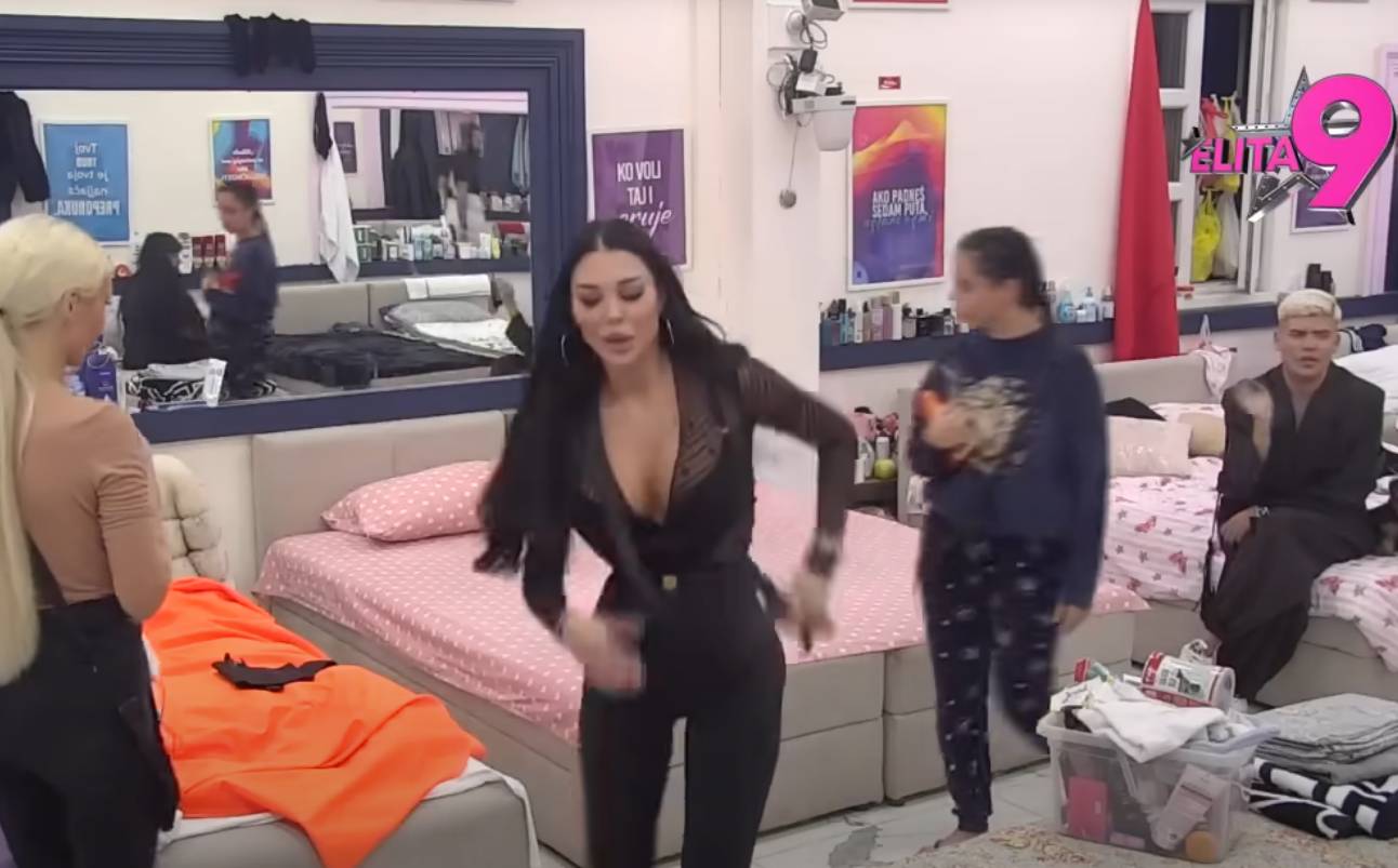 MAJA MARINKOVIĆ PONOVO DIGLA PRAŠINU: Selidba u Beloj kući zbog Asmina i Luke – MAJA MARINKOVIĆ PONOVO DIGLA PRAŠINU: Selidba u Beloj kući zbog Asmina i Luke –