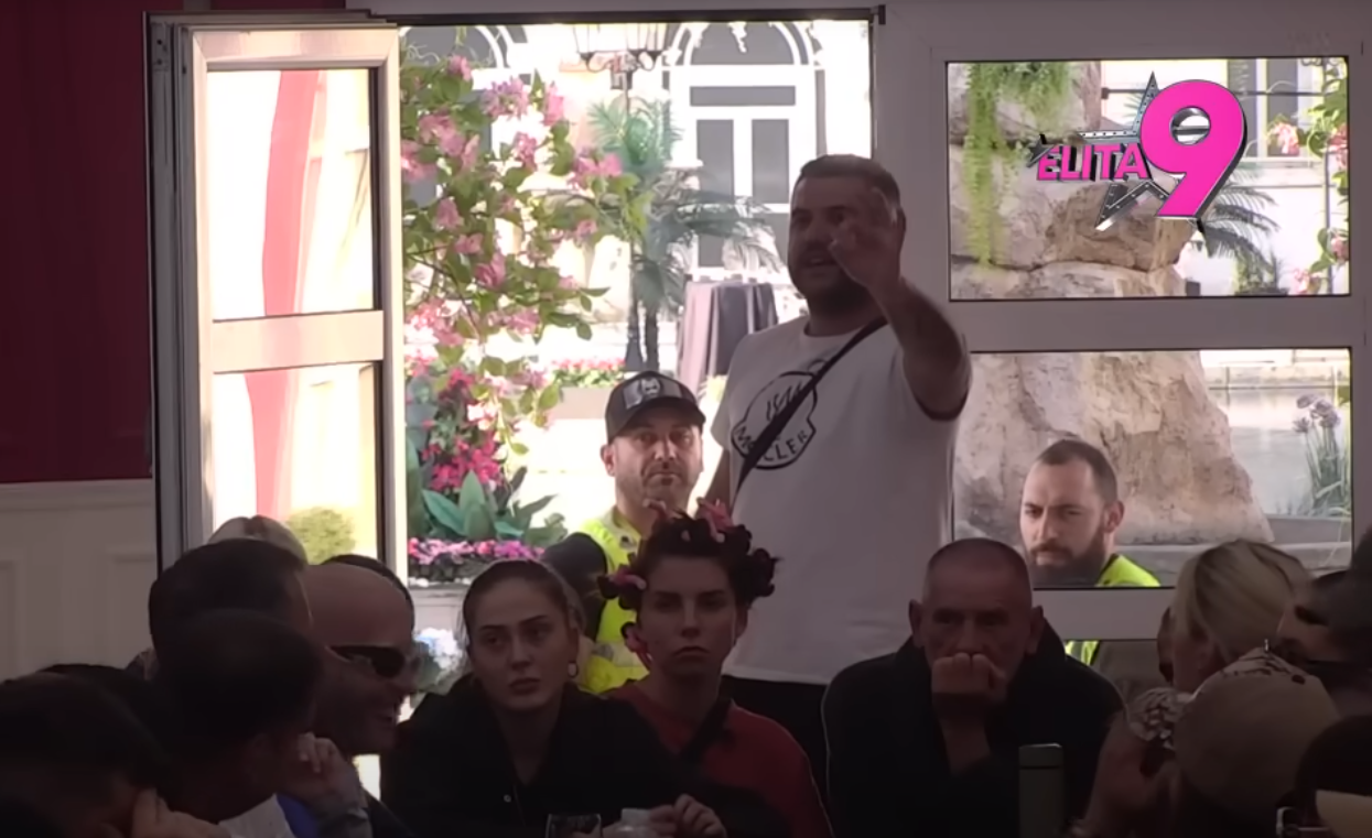 Svi zanemeli! Asmin digao glas protiv produkcije i poslao zahtev direktno Željku Mitroviću! Svi zanemeli! Asmin digao glas protiv produkcije i poslao zahtev direktno Željku Mitroviću!