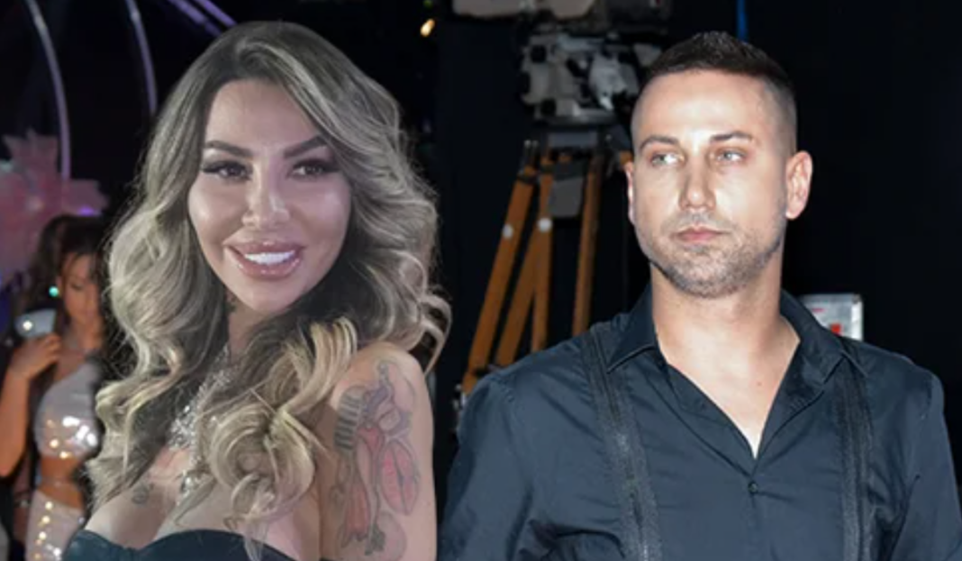 RASKRINKAVANJE UŽIVO! Đedović razvalio aferu “KOFER”: Izneo optužnicu i optužio Aneli da je bila umešana! (VIDEO) RASKRINKAVANJE UŽIVO! Đedović razvalio aferu “KOFER”: Izneo optužnicu i optužio Aneli da je bila umešana! (VIDEO)