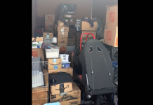 Kupio napušteni magacin za 2.000 evra i otkrio blago koje je vredjelo pravo bogatstvo Kupio napušteni magacin za 2.000 evra i otkrio blago koje je vredjelo pravo bogatstvo