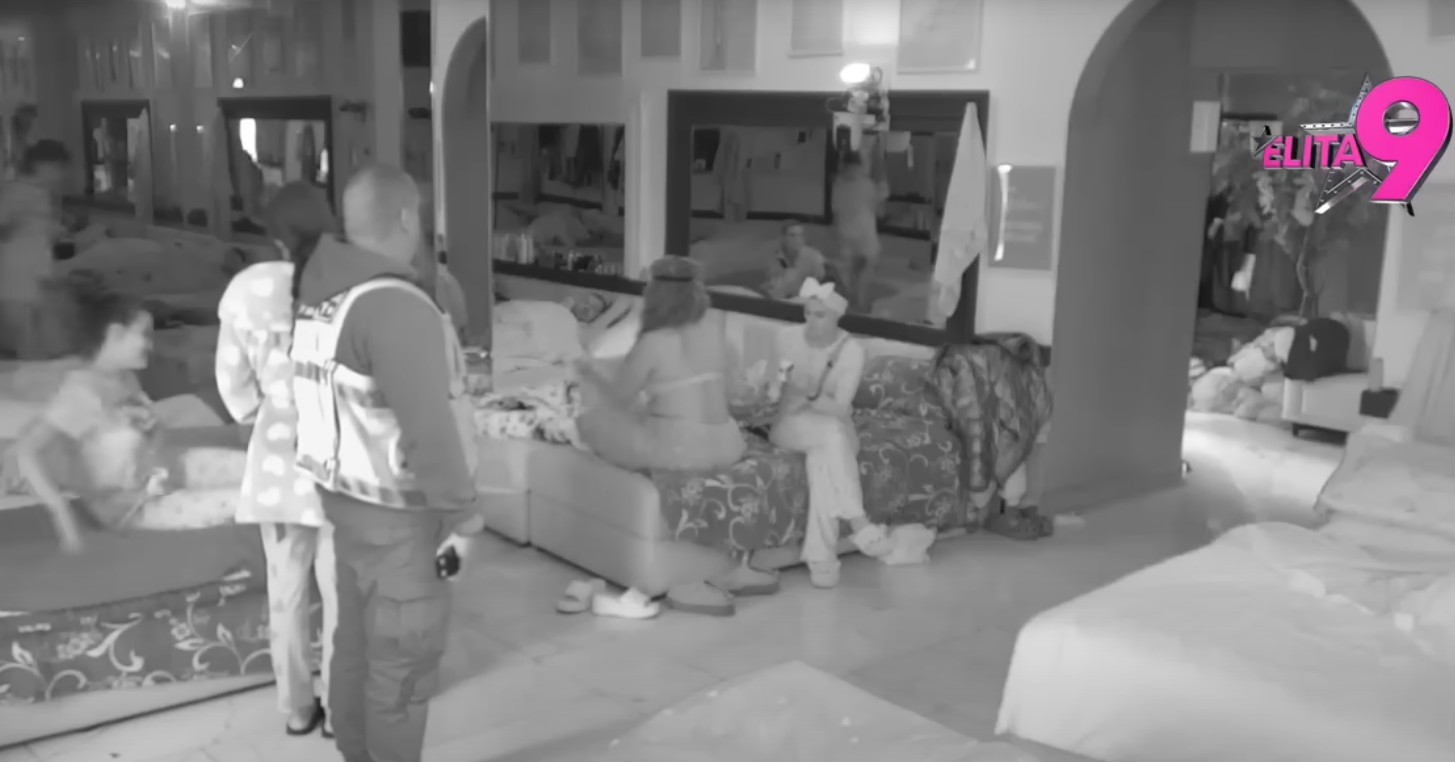 Skandal u “Eliti”: Obezbjeđenje spriječilo tuču u Beloj kući – Sandra nasrnula na Filipa Đukića! (VIDEO) Skandal u “Eliti”: Obezbjeđenje spriječilo tuču u Beloj kući – Sandra nasrnula na Filipa Đukića! (VIDEO)