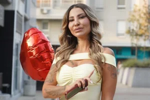 Svi njeni muškarci pod istim krovom! Aneli Ahmić ulazi u “Elitu 9” i sprema haos kakav rijaliti još nije vidio!