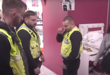 ŠOK U ELITI! Da li će momak iz obezbjeđenja biti kažnjen? Uletio da spriječi tuču, pa uhvaćen kako radi ZABRANJENU stvar! ŠOK U ELITI! Da li će momak iz obezbjeđenja biti kažnjen? Uletio da spriječi tuču, pa uhvaćen kako radi ZABRANJENU stvar!