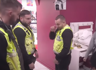 ŠOK U ELITI! Da li će momak iz obezbjeđenja biti kažnjen? Uletio da spriječi tuču, pa uhvaćen kako radi ZABRANJENU stvar! ŠOK U ELITI! Da li će momak iz obezbjeđenja biti kažnjen? Uletio da spriječi tuču, pa uhvaćen kako radi ZABRANJENU stvar!