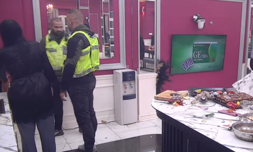 OBEZBJEĐENJE REAGOVALO!! Jutarnji lom! Jovana nasrnula nakon svađe s Bebicom – cijela kuća na nogama