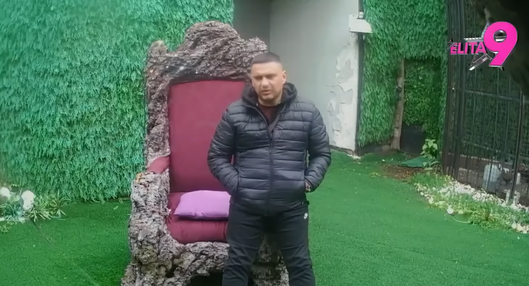 Bebica u potpunom rasulu: Hitno napustio Belu kuću, jecaji parali tišinu imanja! (VIDEO) Bebica u potpunom rasulu: Hitno napustio Belu kuću, jecaji parali tišinu imanja! (VIDEO)