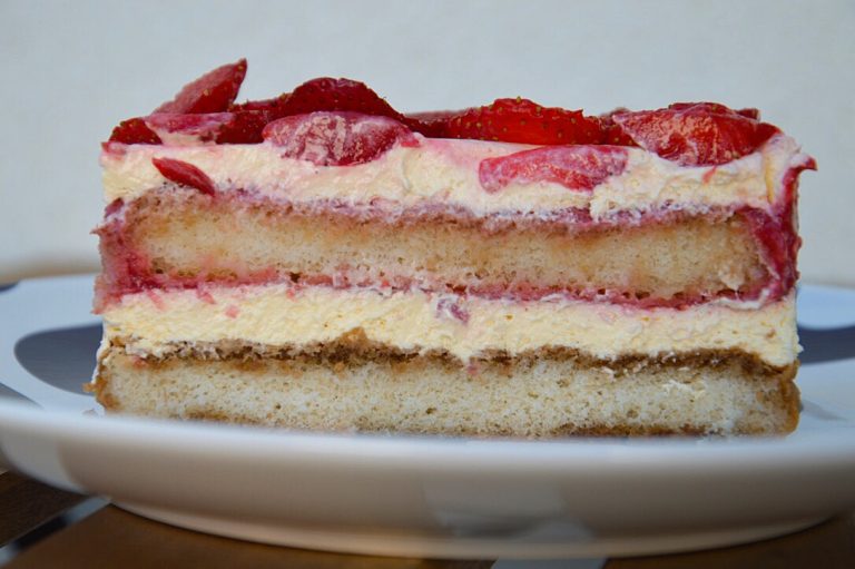 Tiramisu s jagodama – savršeni desert za svaku priliku Tiramisu s jagodama – savršeni desert za svaku priliku