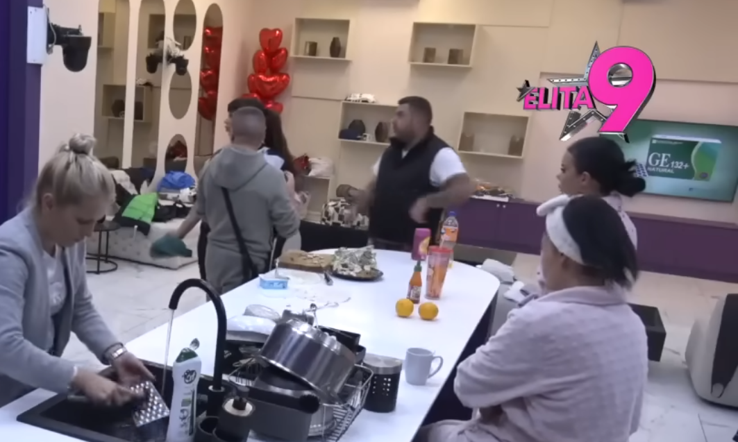 ŽESTOKI OKRŠAJ U ODABRANIM: Asmin i Dača nikad žešćem okršaju, na ivici tuče! ŽESTOKI OKRŠAJ U ODABRANIM: Asmin i Dača nikad žešćem okršaju, na ivici tuče!