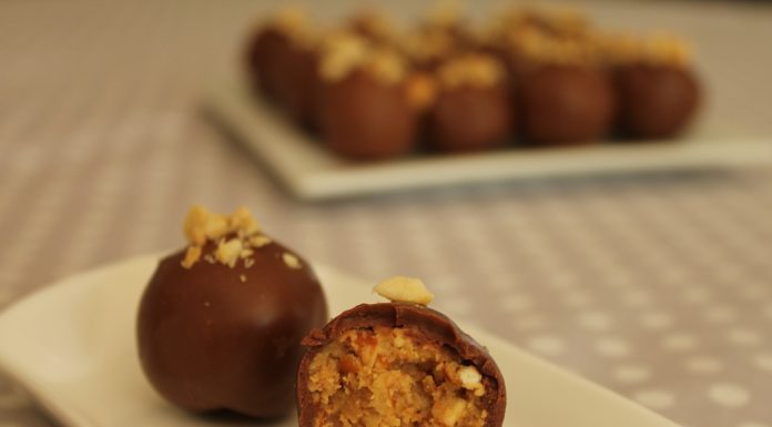 Slatka magija: Kako pripremiti savršene bombice sa šljivama i čokoladom Ukusi su kao priče – svaki nosi svoju čaroliju, porijeklo i miris djetinjstva. Ako volite da istražujete jela iz različitih krajeva, učite o tradiciji kroz recepte i otkrivate neodoljive kombinacije ukusa, ne propustite ostale tekstove iz naše kategorije Svijet Ukusa. Svaki dan vas čeka nova doza inspiracije – na tanjiru!