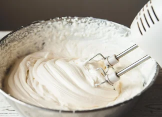 Kako napraviti savršen šlag: Mekan, pjenast i prava poslastica za svaku tortu! Kako napraviti savršen šlag: Mekan, pjenast i prava poslastica za svaku tortu!