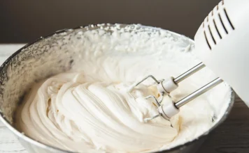 Kako napraviti savršen šlag: Mekan, pjenast i prava poslastica za svaku tortu! Kako napraviti savršen šlag: Mekan, pjenast i prava poslastica za svaku tortu!