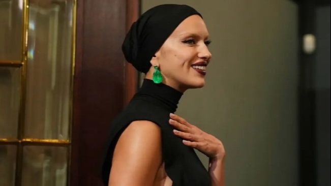 Irina Šajk šokirala Prag! Nevidljive obrve, smaragdne naušnice i futuristički look o kojem svi pričaju Irina Šajk šokirala Prag! Nevidljive obrve, smaragdne naušnice i futuristički look o kojem svi pričaju