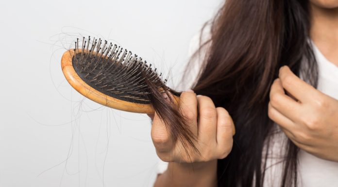 Kada kosa upozorava: Hormoni, stres i nedostaci koji mijenjaju izgled Kada kosa upozorava: Hormoni, stres i nedostaci koji mijenjaju izgled