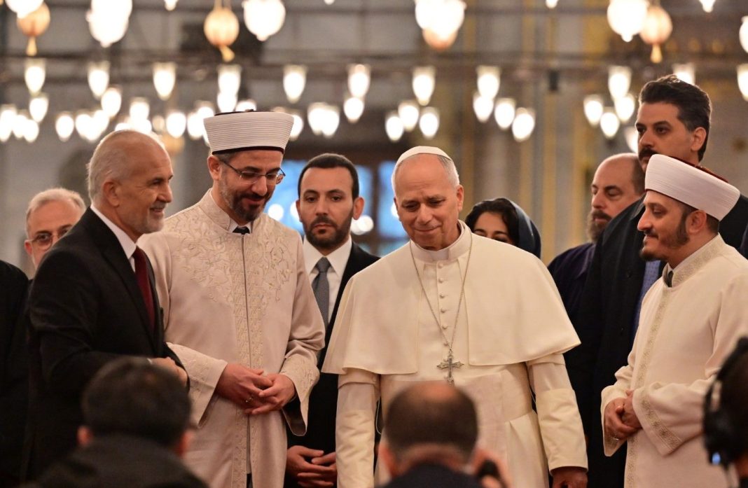 Neviđeni gest Pape Lava XIV: Odbio molitvu, ali osvojio Tursku Neviđeni gest Pape Lava XIV: Odbio molitvu, ali osvojio Tursku