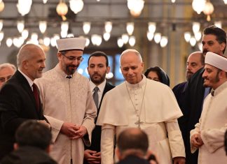 Neviđeni gest Pape Lava XIV: Odbio molitvu, ali osvojio Tursku Neviđeni gest Pape Lava XIV: Odbio molitvu, ali osvojio Tursku