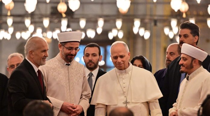 Neviđeni gest Pape Lava XIV: Odbio molitvu, ali osvojio Tursku Neviđeni gest Pape Lava XIV: Odbio molitvu, ali osvojio Tursku