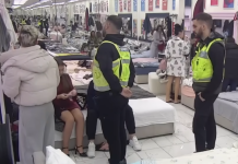 Obezbeđenje napravilo živi zid!! Mina i Uroš u žestokom okršaju,pale teške pretnje(VIDEO) Obezbeđenje napravilo živi zid!! Mina i Uroš u žestokom okršaju,pale teške pretnje(VIDEO)