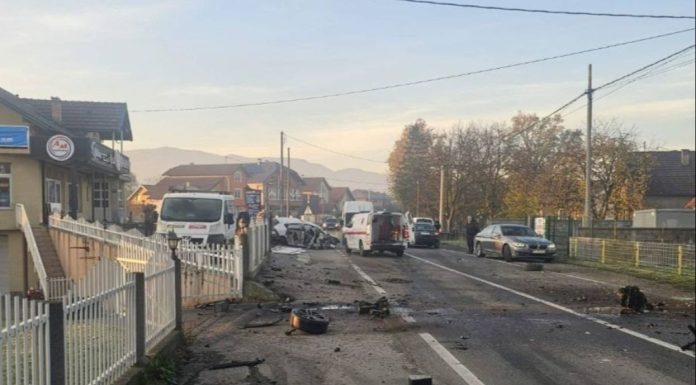 TRAGEDIJA U ŽIVINICIMA: Auto izletio s puta i udario u drvo – jedna osoba poginula! TRAGEDIJA U ŽIVINICIMA: Auto izletio s puta i udario u drvo – jedna osoba poginula!