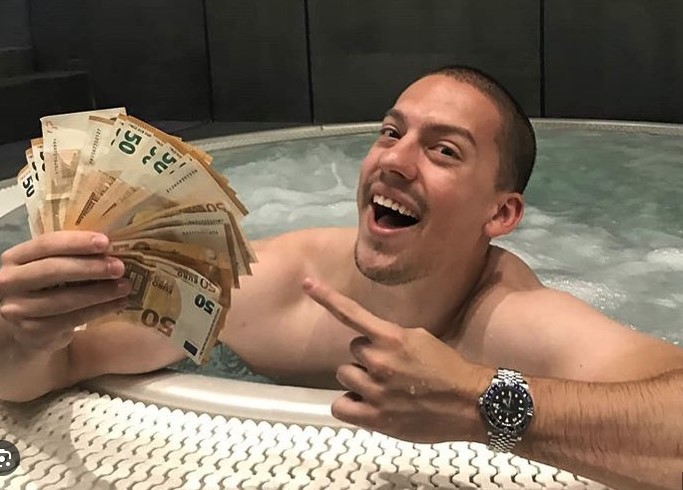 Baka Prase otkrio šokantne cifre - Evo koliko ga košta jedan mjesec života Baka Prase otkrio šokantne cifre: Evo koliko ga košta jedan mjesec života