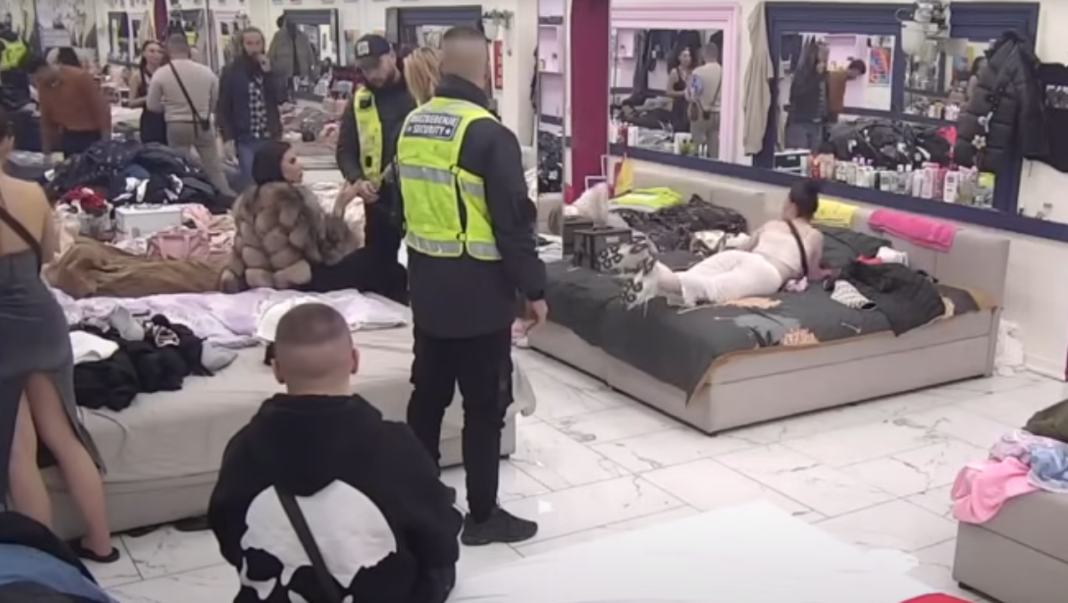 Žestok obračun zbog Filipa: Aneli i Anita ušle u sukob koji je morao biti prekinut! Žestok obračun zbog Filipa: Aneli i Anita ušle u sukob koji je morao biti prekinut!