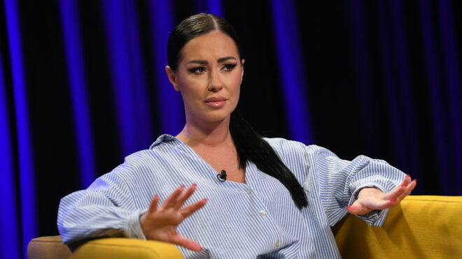 Gledaš šta će te sutra snaći“: Aleksandra Bursać o pritiscima i podmetanjima na estradi Gledaš šta će te sutra snaći“: Aleksandra Bursać o pritiscima i podmetanjima na estradi