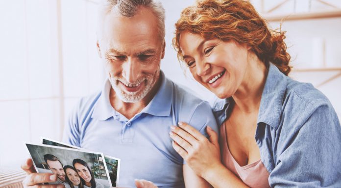 Tradicija koja prkosi vremenu: Zašto ljudi i dalje šalju razglednice Tradicija koja prkosi vremenu: Zašto ljudi i dalje šalju razglednice