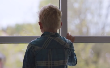 Jedan školski odmor promijenio je sve: Video koji je dirnuo milione Jedan školski odmor promijenio je sve: Video koji je dirnuo milione