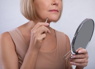 Neželjene Dlačice na Bradi: Šta Nam Tijelo Pokušava Reći i Kako Sve Držati Pod Kontrolom Neželjene Dlačice na Bradi: Šta Nam Tijelo Pokušava Reći i Kako Sve Držati Pod Kontrolom