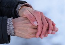 Zima bez ispucalih ruku: Kompletniji vodič za savršenu njegu Zima bez ispucalih ruku: Kompletniji vodič za savršenu njegu