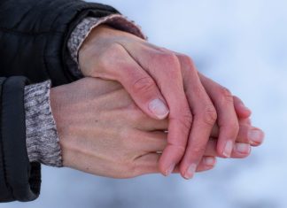 Zima bez ispucalih ruku: Kompletniji vodič za savršenu njegu Zima bez ispucalih ruku: Kompletniji vodič za savršenu njegu