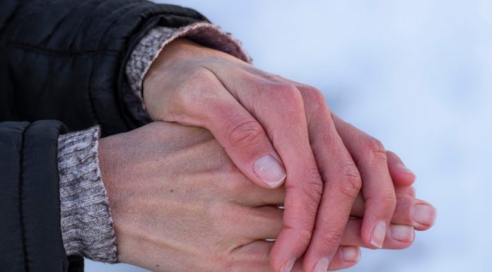 Zima bez ispucalih ruku: Kompletniji vodič za savršenu njegu Zima bez ispucalih ruku: Kompletniji vodič za savršenu njegu