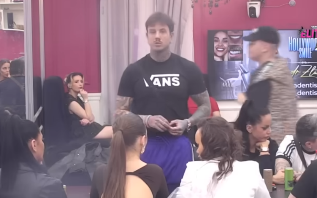 „Sam sebe ponižavaš kad ideš od djevojke do djevojke“: Terza brutalno očitao lekciju Filipu – želi da ga spasi od etikete „lak muškarac“! (VIDEO) „Sam sebe ponižavaš kad ideš od djevojke do djevojke“: Terza brutalno očitao lekciju Filipu – želi da ga spasi od etikete „lak muškarac“! (VIDEO)