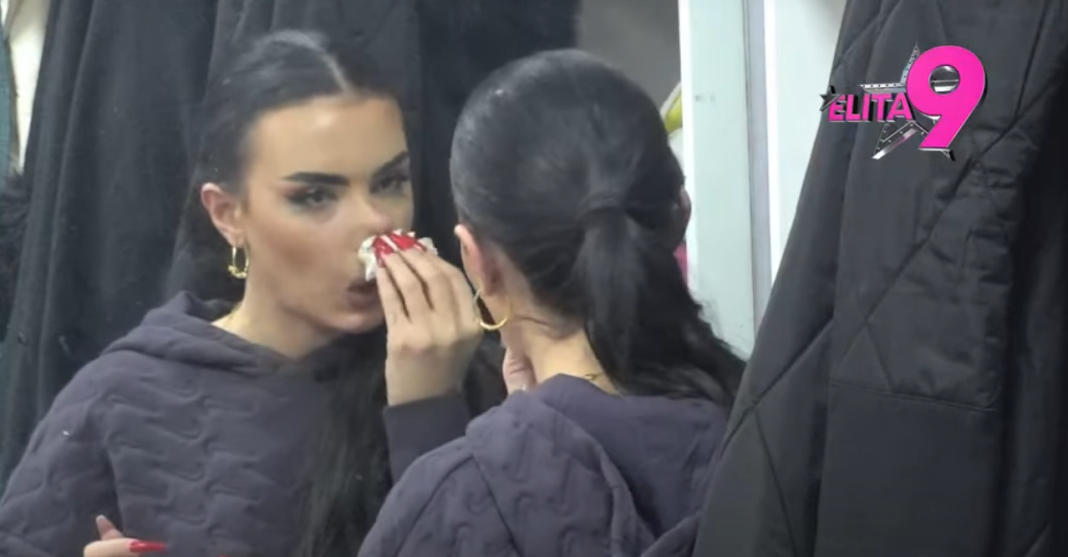 Navodna veza trese Elitu: Anita na stubu srama, istina i dalje maglovita Navodna veza trese Elitu: Anita na stubu srama, istina i dalje maglovita