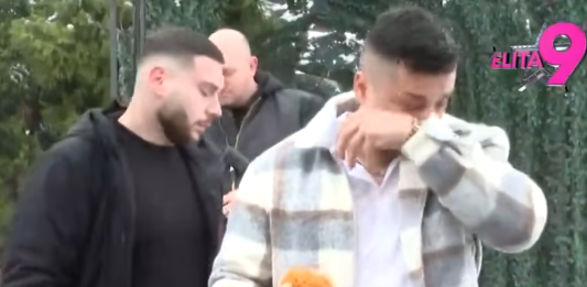 Suze, zagrljaji i drhtav glas: Terza napustio Belu kuću zbog najvažnijeg dana u životu