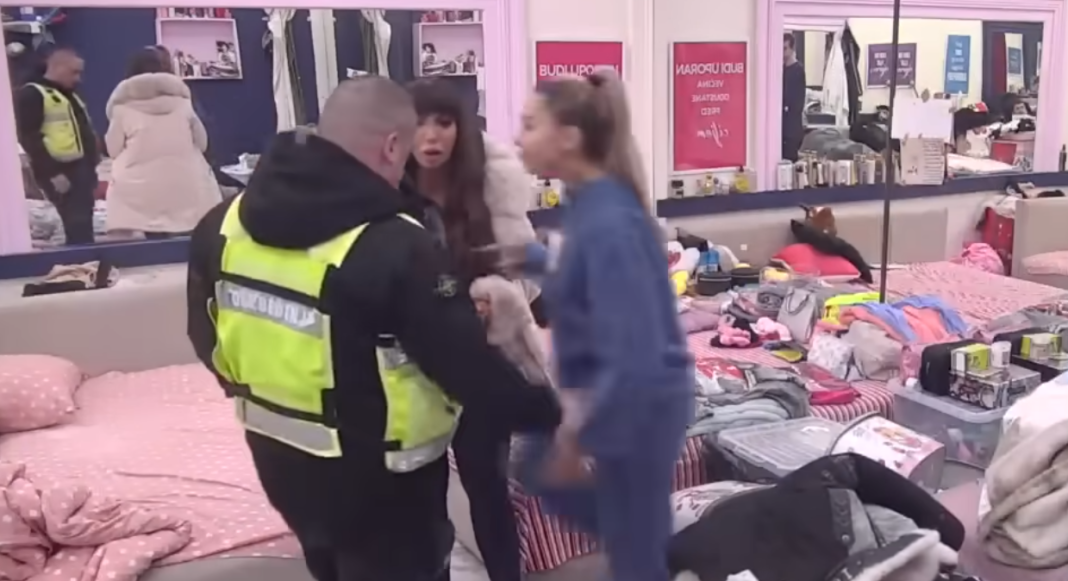 Frustracije eksplodirale u zoru: Miljana Kulić bacala stvari, pa skočila na Aneli