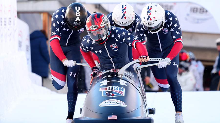 Horor na ledu u St. Moritzu - Američki bobista jurio 120 km potpuno sam nakon odustajanja trojice kolega.(VIDEO) Horor na ledu u St. Moritzu: Američki bobista jurio 120 km/h potpuno sam nakon odustajanja trojice kolega.(VIDEO)