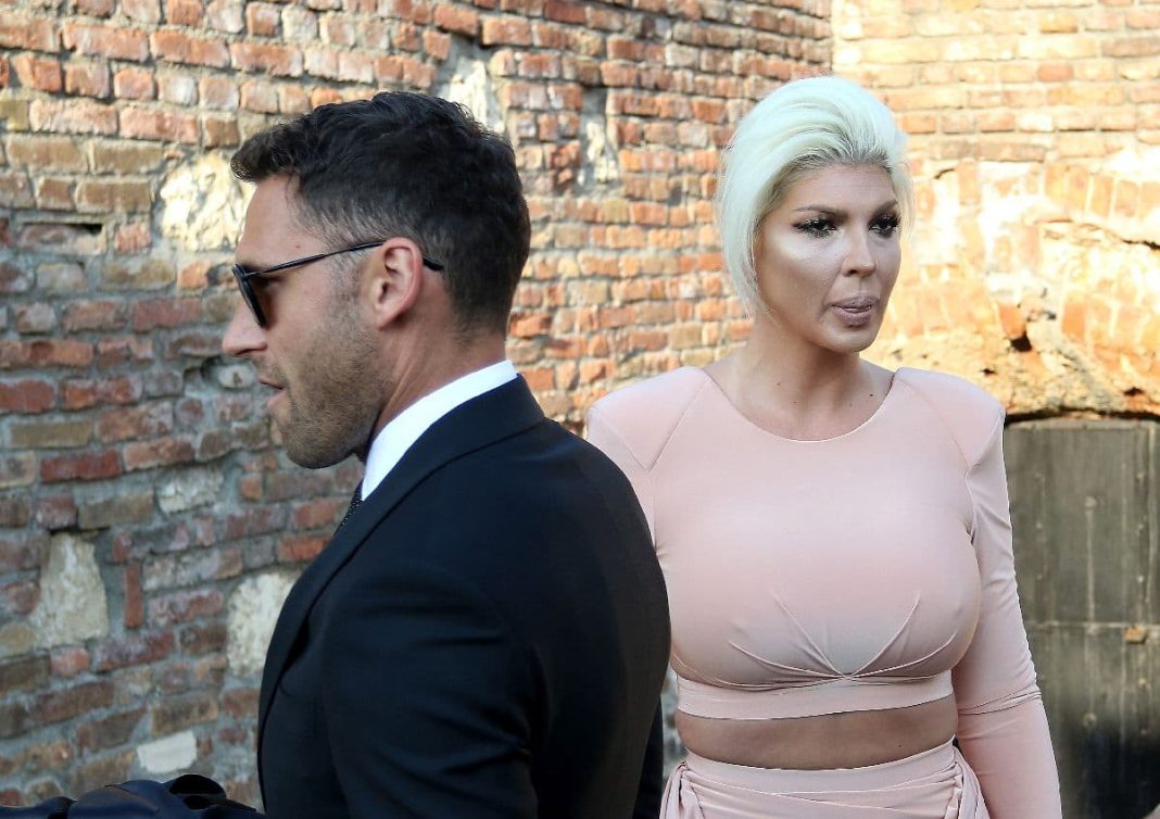 Policija je brzo reagovala!! Jelena Karleuša prijavila bivšeg supruga Duška Tošića zbog navodnog ulaska u stan na Dedinju!
