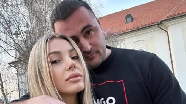 Jedan potez zapalio mreže: Da li je ovo kraj ljubavi Alena i Maje Hadrović? Jedan potez zapalio mreže: Da li je ovo kraj ljubavi Alena i Maje Hadrović?