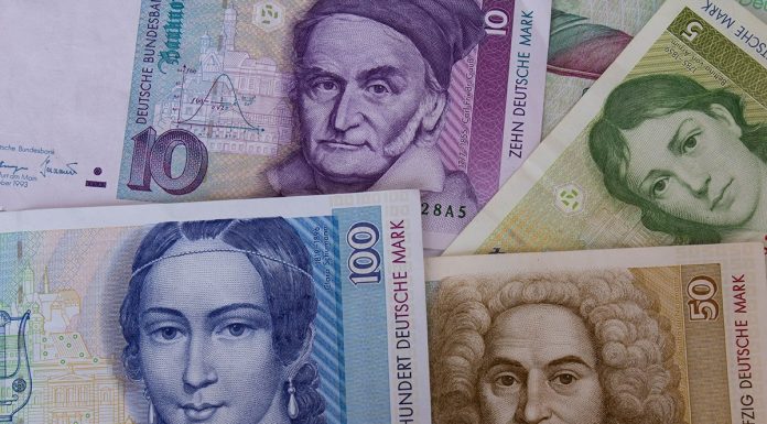 Skrivene u dušecima i ormarima: Nijemci i dalje čuvaju 12 milijardi maraka Skrivene u dušecima i ormarima: Nijemci i dalje čuvaju 12 milijardi maraka