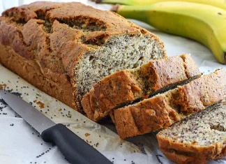 Jednostavan, mirisan i neodoljiv: Banana hljeb s makom iz domaće kuhinje Jednostavan, mirisan i neodoljiv: Banana hljeb s makom iz domaće kuhinje