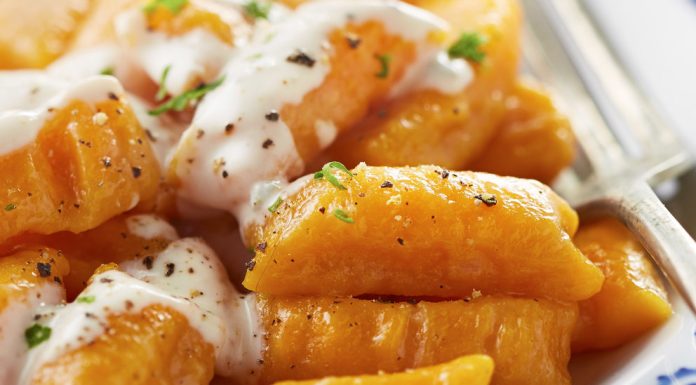 Bezglutenske njoke od bundeve i batata koje se tope u ustima Ukusi su kao priče – svaki nosi svoju čaroliju, porijeklo i miris djetinjstva. Ako volite da istražujete jela iz različitih krajeva, učite o tradiciji kroz recepte i otkrivate neodoljive kombinacije ukusa, ne propustite ostale tekstove iz naše kategorije Svijet Ukusa. Svaki dan vas čeka nova doza inspiracije – na tanjiru!