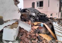 Noćni horor u Derventi: Snažna eksplozija uništila imanje, policija na terenu Noćni horor u Derventi: Snažna eksplozija uništila imanje, policija na terenu