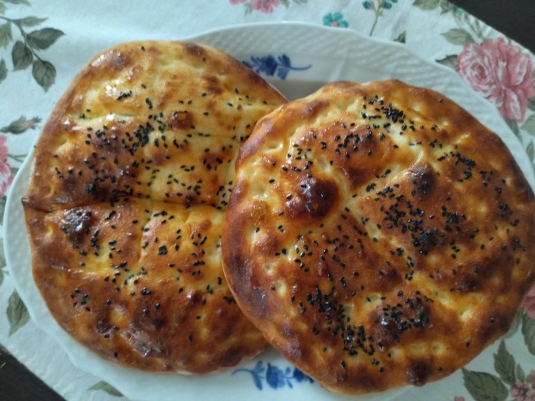 RAMAZANSKE LEPINE KAO IZ PEKARE: Miris koji okuplja porodicu i budi duh iftara