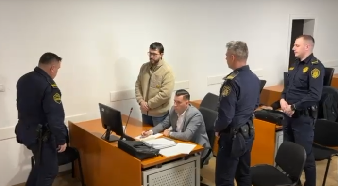 Počelo suđenje Ahmedu Kastratiju: Optužen za ubistvo Saše Vilušića u ugostiteljskom objektu Počelo suđenje Ahmedu Kastratiju: Optužen za ubistvo Saše Vilušića u ugostiteljskom objektu