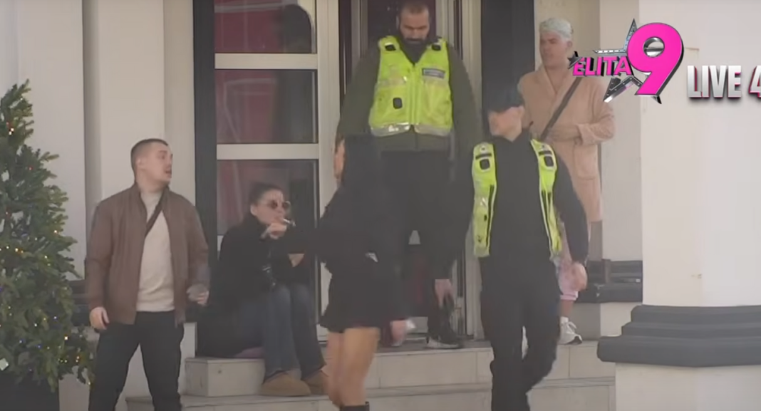 LETJELO PERJE U ELITI! Maja i Dača krenuli u žestok obračun sa Anastasijom, Boginjom i Urošem! (VIDEO) LETJELO PERJE U ELITI! Maja i Dača krenuli u žestok obračun sa Anastasijom, Boginjom i Urošem! (VIDEO)